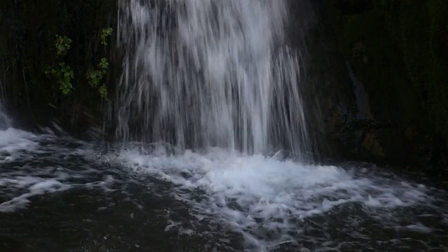 水下降视频下载