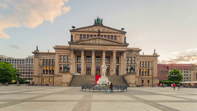 宪兵市场柏林Hyperlapse与柏林Konzerthaus Berlin和dynamic People视频素材