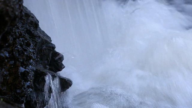 水下降视频下载