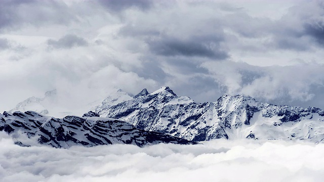 从瑞士的皮拉图斯山(Mount Pilatus / Lucerne)看到阿尔卑斯山视频素材