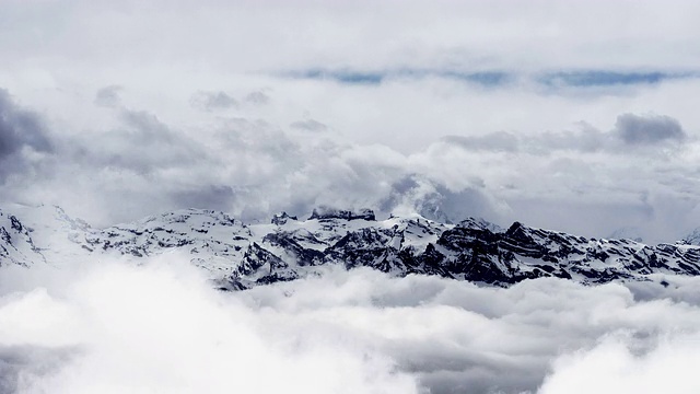 从瑞士的皮拉图斯山(Mount Pilatus / Lucerne)看到阿尔卑斯山视频素材