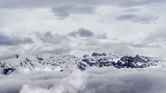 从瑞士的皮拉图斯山(Mount Pilatus / Lucerne)看到阿尔卑斯山视频素材