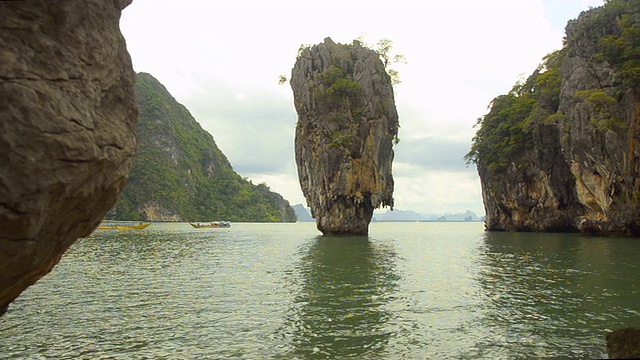 潘宁:Ko Tapu在Khao Phing Kan at Phang Nga Bay。视频素材