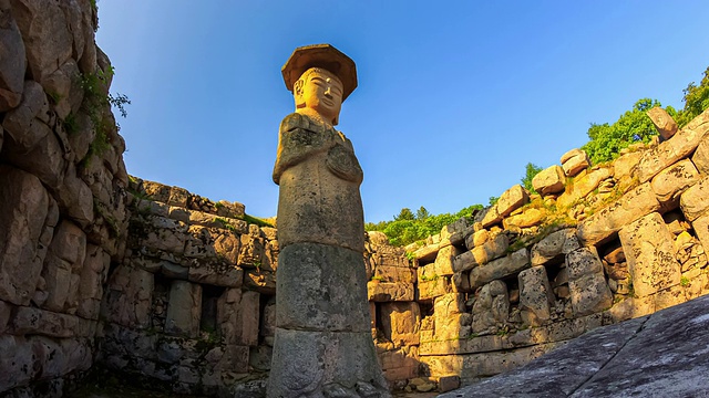 三reukdaewonji(韩国历史古迹)石雕(韩国瑰宝)视频素材