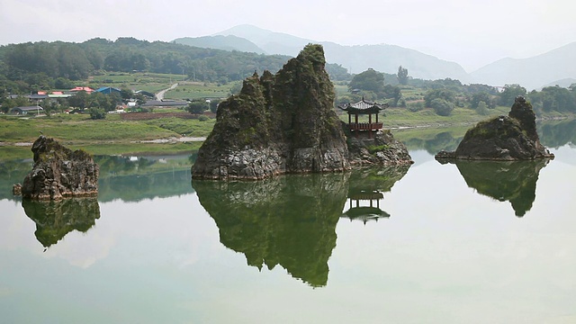 WS View of Dodamsambong mountaintop (Dodamsambong属于丹阳八景)上午/丹阳，忠清北道，韩国视频素材