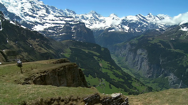 瑞士伯恩斯高地Lauterbrunnen Valley / Mannlichen的全景图视频素材