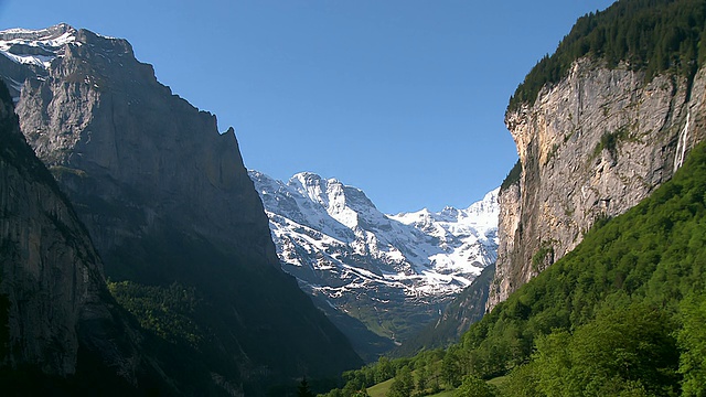 特伦嫩谷/ Lauterbrunnen山谷/ Lauterbrunnen, Bernese Oberland, Switzerland视频素材