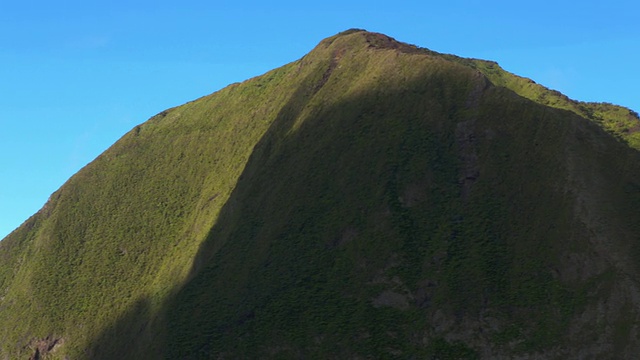 山峰的顶峰视频素材