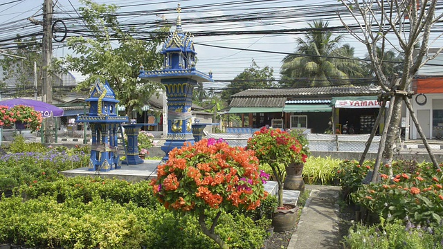 街道花园的灵屋视频素材