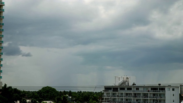 劳德代尔堡上空风暴云和降雨的时间间隔(4K超高清)视频素材