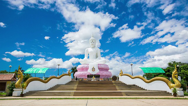 佛陀Ratna Mani Maha bophit chonrasit mongkolChai，美丽的白色佛陀视频下载