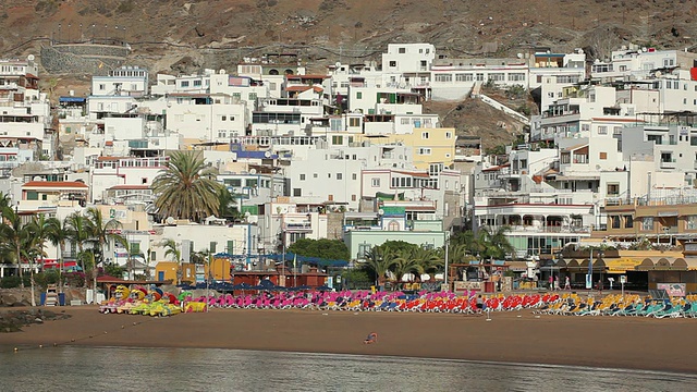 hotel of Puerto de Mogan with beach / Puerto de Mogan，大加那利加那利群岛，西班牙视频素材