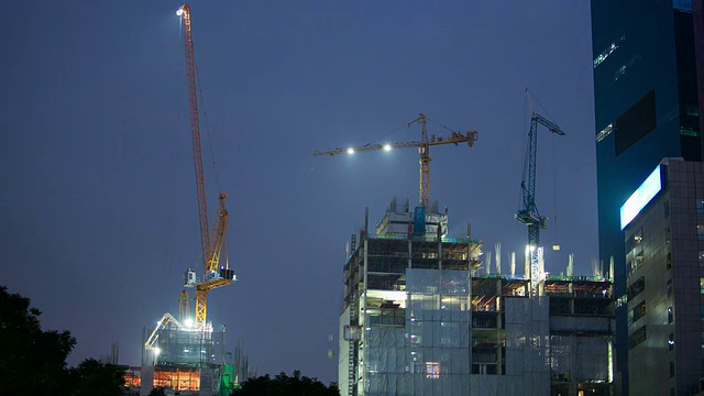 建筑工地夜间的时间间隔视频素材