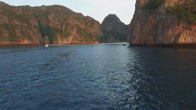 飞在海上，望向玛雅湾，皮皮勒岛视频下载