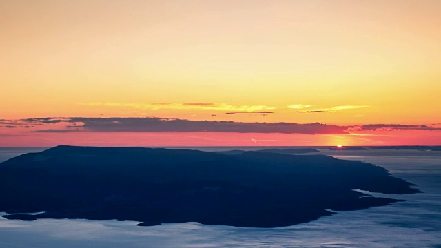 克罗地亚比奥科沃，迪纳尔海岸线，夕阳下的布拉克岛视频素材