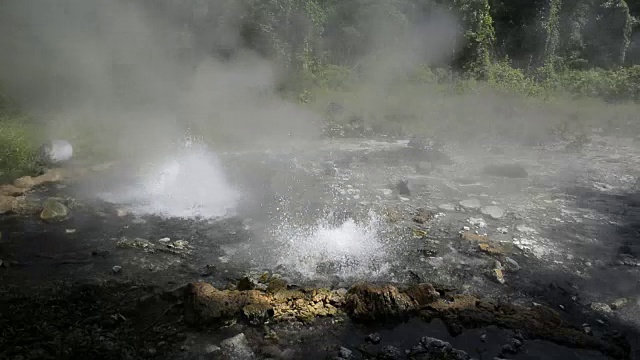 泰国清迈的温泉自然景点。视频素材