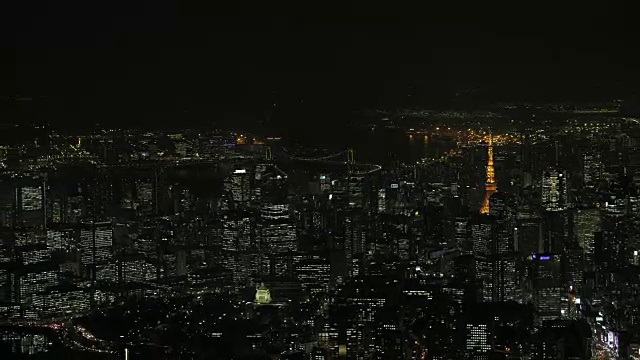 东京夜间航拍图像-市中心及东京湾地区视频素材