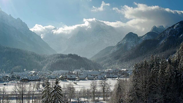 美丽的高山山谷在冬天视频素材