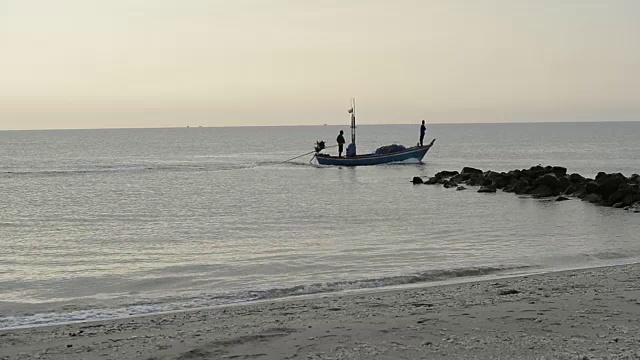 太平洋海岸附近的岩石视频素材