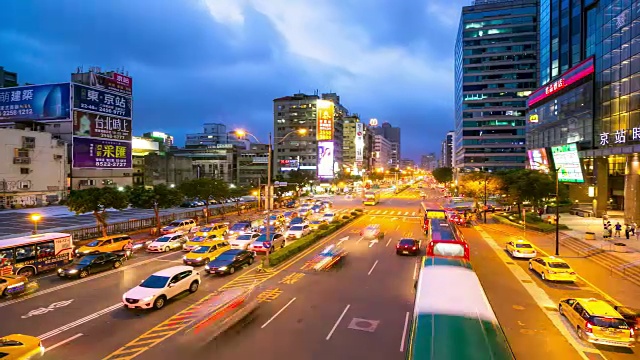 4K延时:台北中央车站广场的天际线景观视频素材