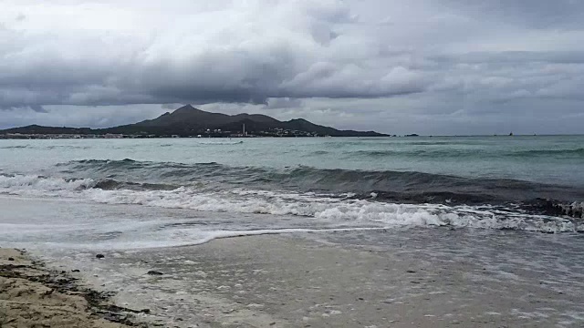 天堂里的雨天视频素材