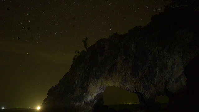 著名的岩层，泰国安达曼海Koh Khai视频素材