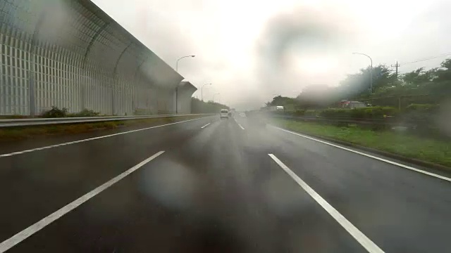 雨天开车- 4k -视频素材