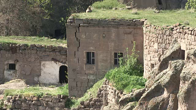 土耳其guzelurt的Cliffside Houses视频素材