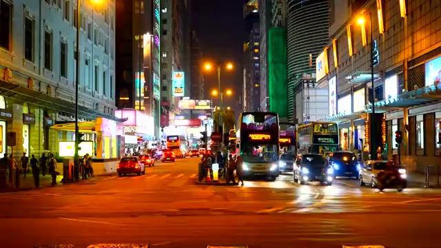 香港夜间的交通车辆视频素材