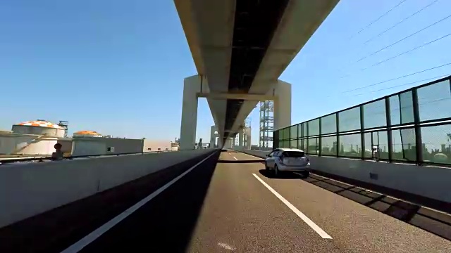 在高速公路上开车- 4k -视频素材