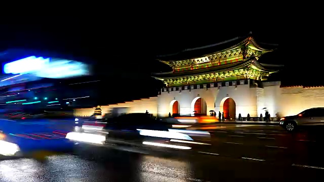 时光流逝——韩国景福宫挤满了人视频素材