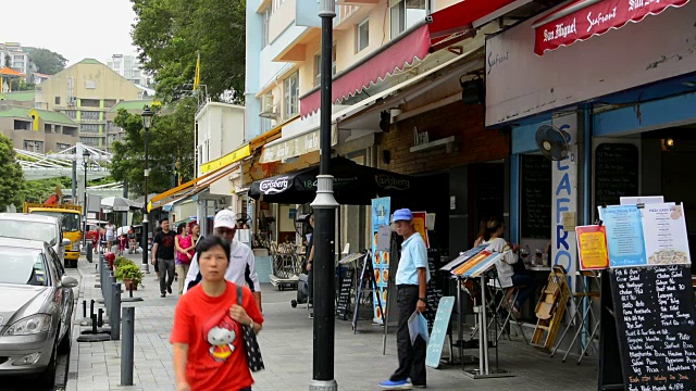 香港中国城赤柱村海滨长廊，在靠近赤柱市场的大街上有酒吧和商店视频素材