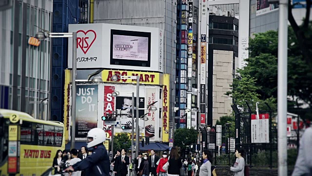 东京大街上的人群视频素材