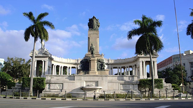 何塞·米格尔·戈麦斯MS monument a /古巴哈瓦那视频素材