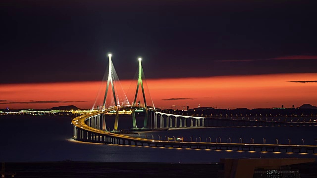 仁川大桥夜景(韩国最长的斜拉桥)视频素材