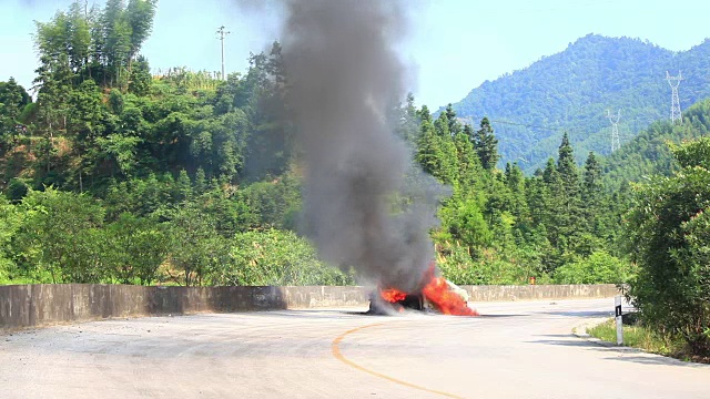 汽车着火了视频素材