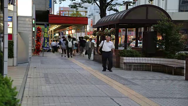 福岛市中心的人们视频素材