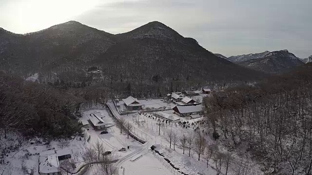 雪景的Seonunsa庙在Seonunsan山视频素材