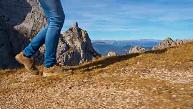 女士山徒步旅行视频素材