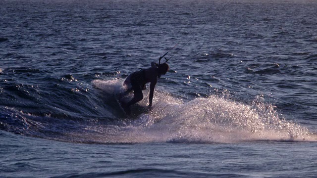 Kitesurfer在行动视频素材