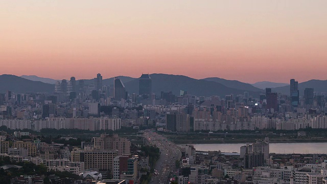 韩国首尔的汉南大师桥日出景观和城市景观视频素材