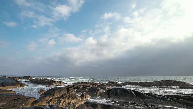 WS ZI T/L Adeulbawi周围的海景(像儿子一样命名的巨石)/江原道，韩国视频素材