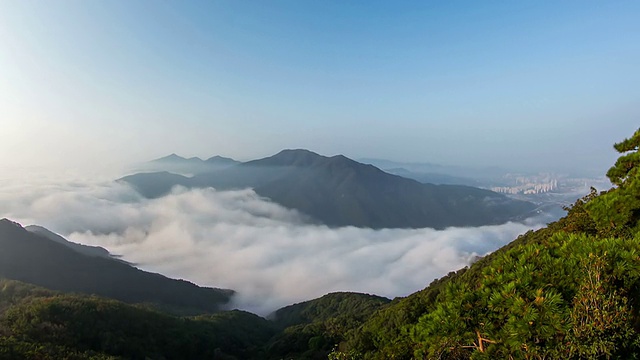 WS ZI T/L韩国京畿道Hanam Gumdan山云海景观视频素材