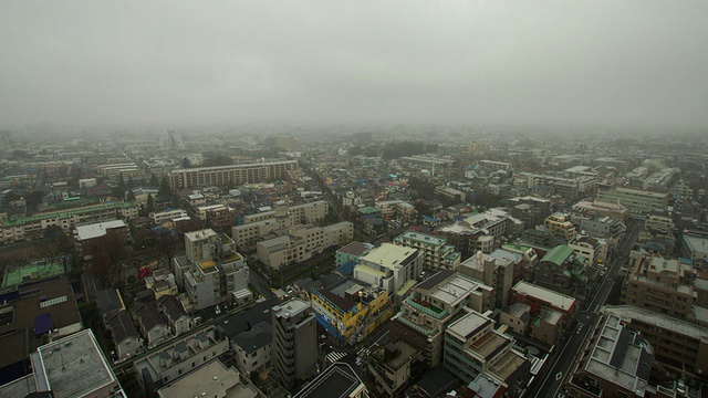 WS T/L HA多云雾在城市/奈日，东京，日本视频素材