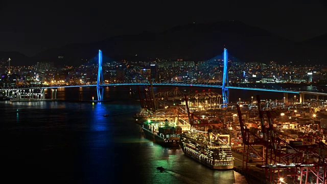 夜景釜山港和一座大桥视频素材