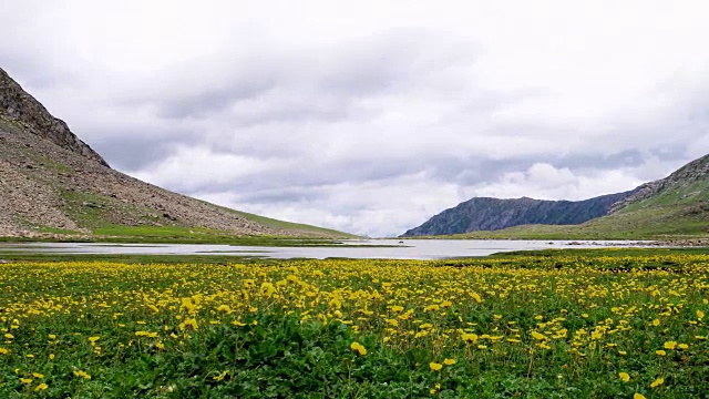 喀什米尔-喜马拉雅地区的萨萨湖视频素材