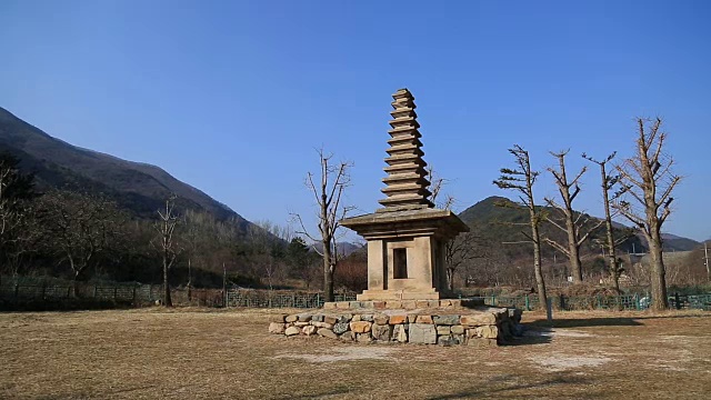 正惠寺十三层石塔(韩国宝物40)视频素材