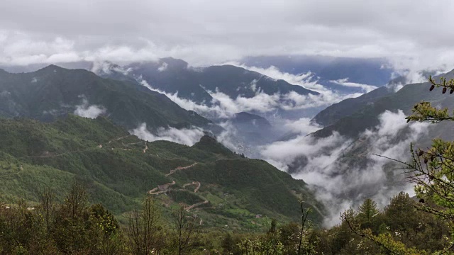 山脉和雾视频素材