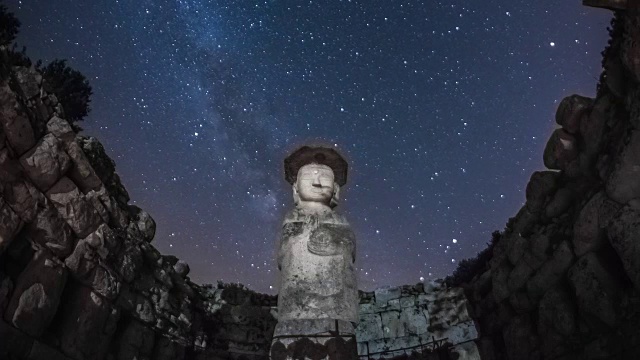 观摩美轮尼石佛(韩宝96)和银河星域视频素材