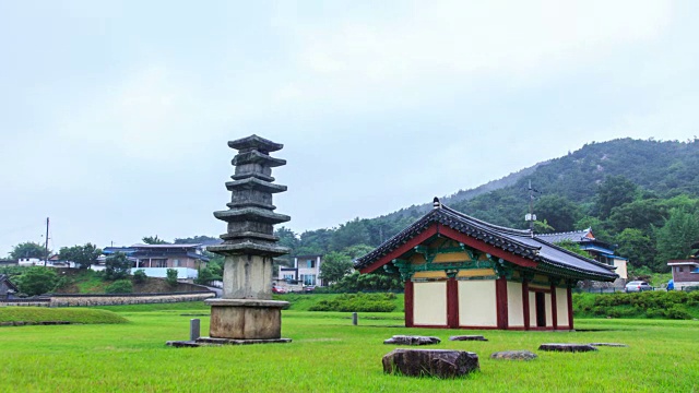 万宝寺遗址中的万宝寺五石塔(韩宝30)视频素材